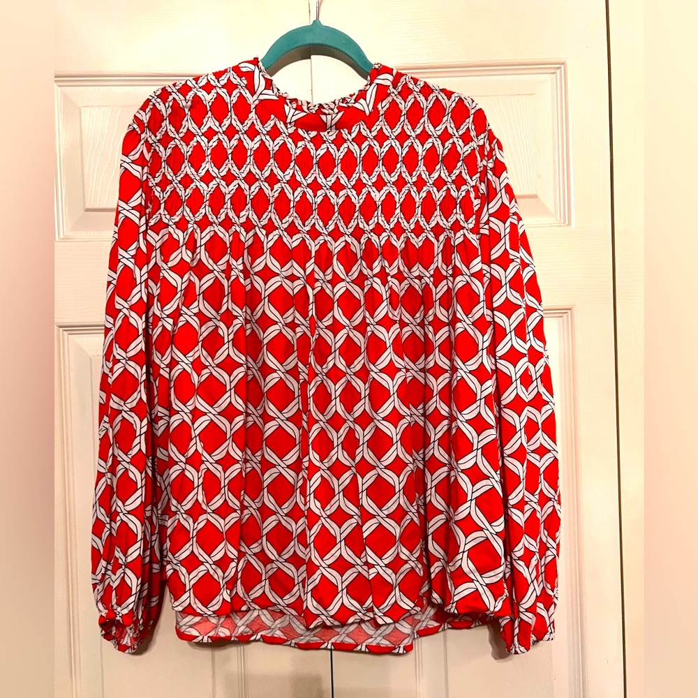 Crown and Ivy lattice print long sleeve top with smocking detail. Size 3X